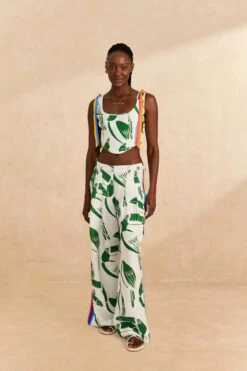 Farm Rio Off-White Rainbow Toucans Crop Top 6 Farm Rio Off-White Rainbow Toucans Crop Top -Colorful Wear Store 306280 02