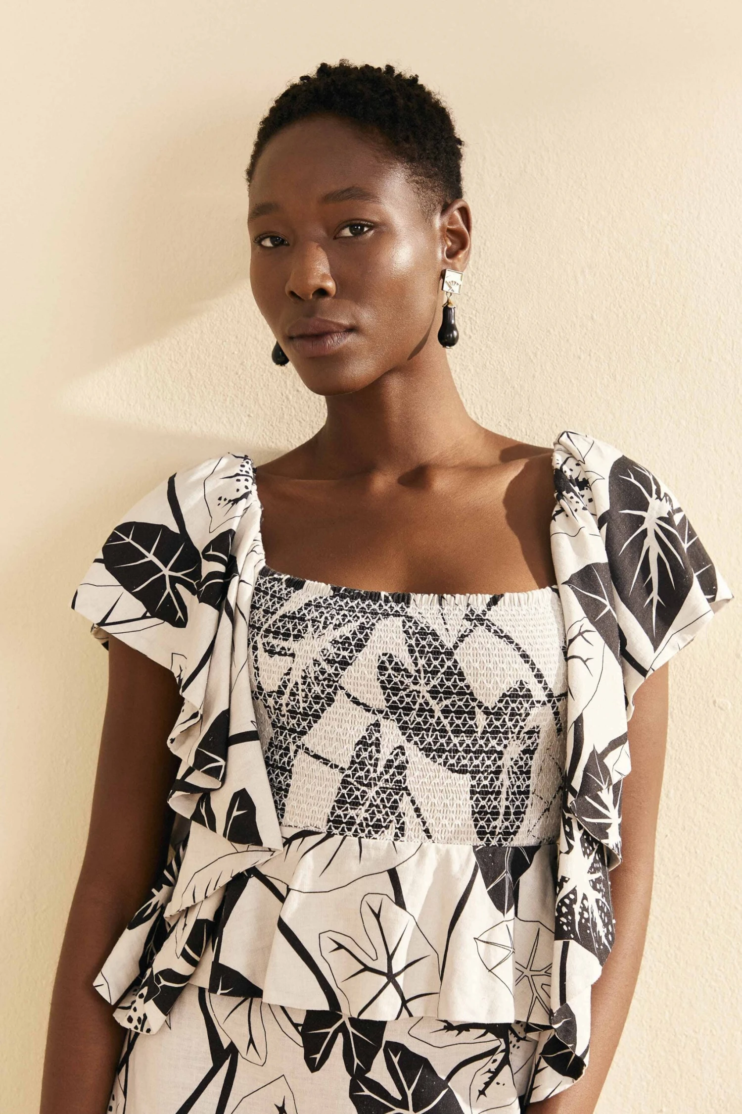 Farm Rio Off-White Graphic Leaves Midi Dress 3 Farm Rio Off-White Graphic Leaves Midi Dress - Image 3