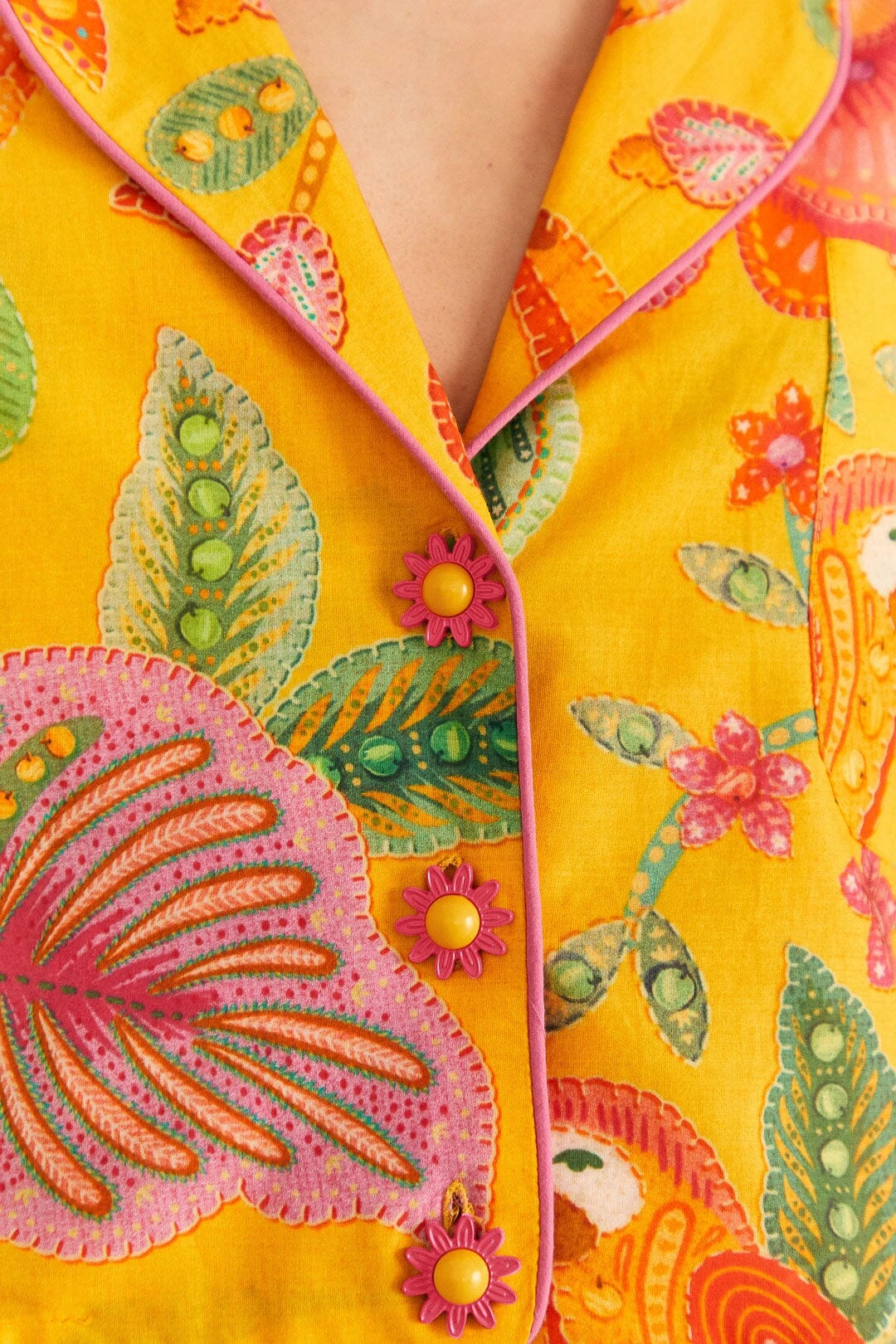 Farm Rio Yellow Macaw Bloom Shirt 5 Farm Rio Yellow Macaw Bloom Shirt - Image 5