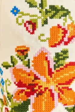 Farm Rio Embroidered Floral Twill Shorts -Colorful Wear Store 309421 05