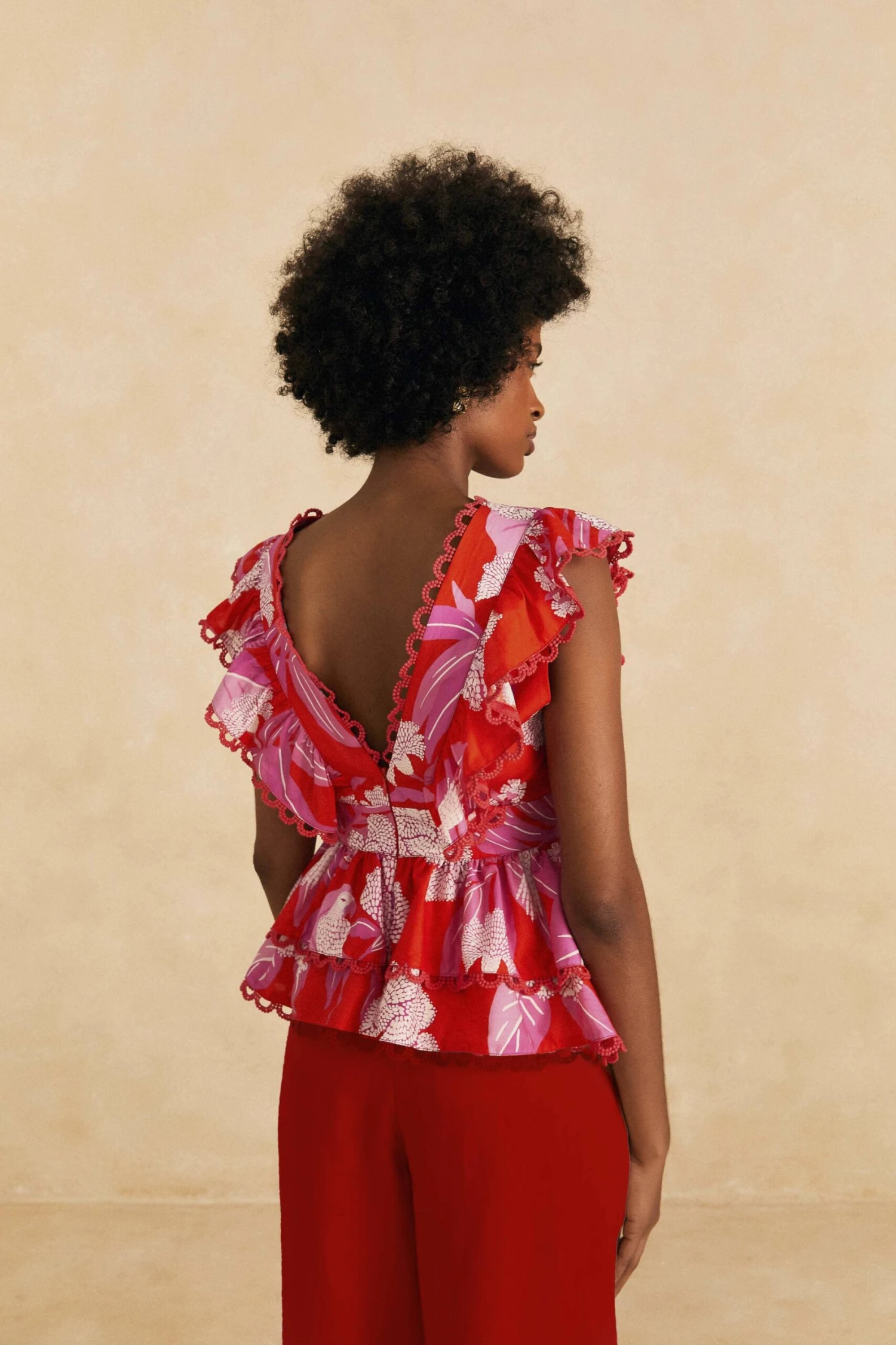 Farm Rio Red Dewdrop Floral Sleeveless Blouse 3 Farm Rio Red Dewdrop Floral Sleeveless Blouse - Image 3